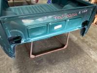 01-04 Toyota Tacoma Green 5ft Crew Cab Short Truck Bed - Image 9