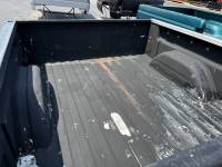 Chevrolet  - 04-05-06 Chevy Silverado 1500 Crew Cab White/Burgundy 5.8ft Short Truck Bed - Image 7