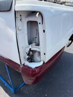 Chevrolet  - 04-05-06 Chevy Silverado 1500 Crew Cab White/Burgundy 5.8ft Short Truck Bed - Image 35