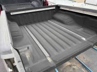 Nissan  - 05-21 Nissan Frontier Silver 5 ft Crew Cab Short Bed - Image 11