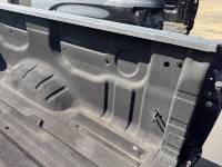 Nissan  - Used 16-18 Nissan Titan XD w/ 5.0L Diesel Crew Cab 6.6 ft Blue Bed (Diesel Only) - Image 22