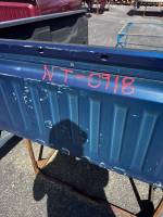 Nissan  - Used 16-18 Nissan Titan XD w/ 5.0L Diesel Crew Cab 6.6 ft Blue Bed (Diesel Only) - Image 4