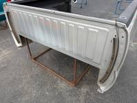 Chevrolet  - 04-05-06 Chevy Silverado 1500 Crew Cab Pewter 5.8ft Short Truck Bed - Image 4