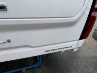 Ford  - Used 20-C GMC Sierra 3500 8ft Pearl White Dually Long Truck Bed - Image 28