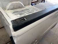 Chevrolet  - 04-05-06 Chevy Silverado 1500 Crew Cab White 5.8ft Short Truck Bed - Image 38