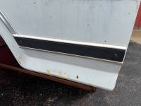 Ford  - Used 80-86 Ford F-150/F-250/F-350 Dual Tank 6.5ft White Short Bed - Image 31