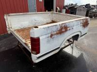 Ford  - Used 80-86 Ford F-150/F-250/F-350 Dual Tank 6.5ft White Short Bed - Image 57