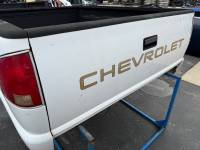 Chevrolet  - 94-03 Chevy S-10/GMC Sonoma White 6ft Short Truck Bed - Image 45
