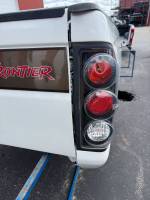 Nissan  - 98-00 Nissan Frontier King Cab 6ft White Bed **4x4 Trucks Only!** - Image 12